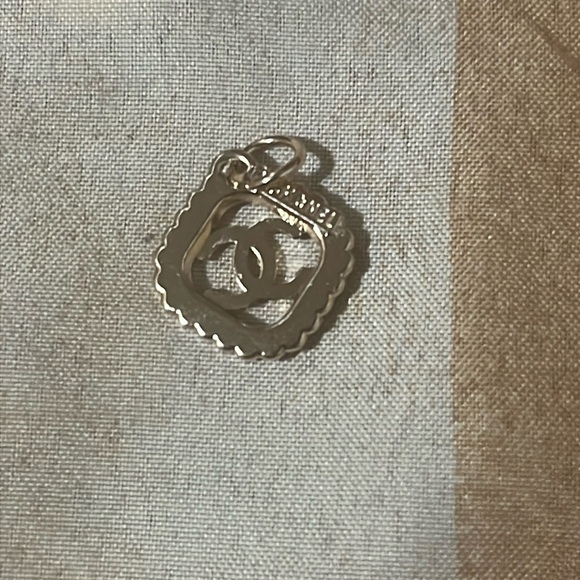 Chanel charm - Picture 2 of 3